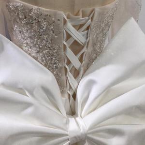 French Style Satin Wedding Dress Princess Waistline Sweetheart Neckline Ball Gown Vintage Bridal Gown Long Train - Product Image 3