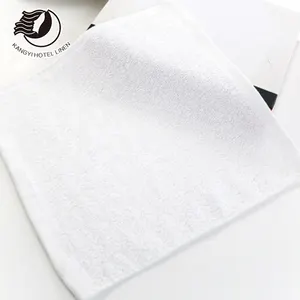 2024 asciugamano personalizzato in cotone 100% bianco all'ingrosso con Logo
