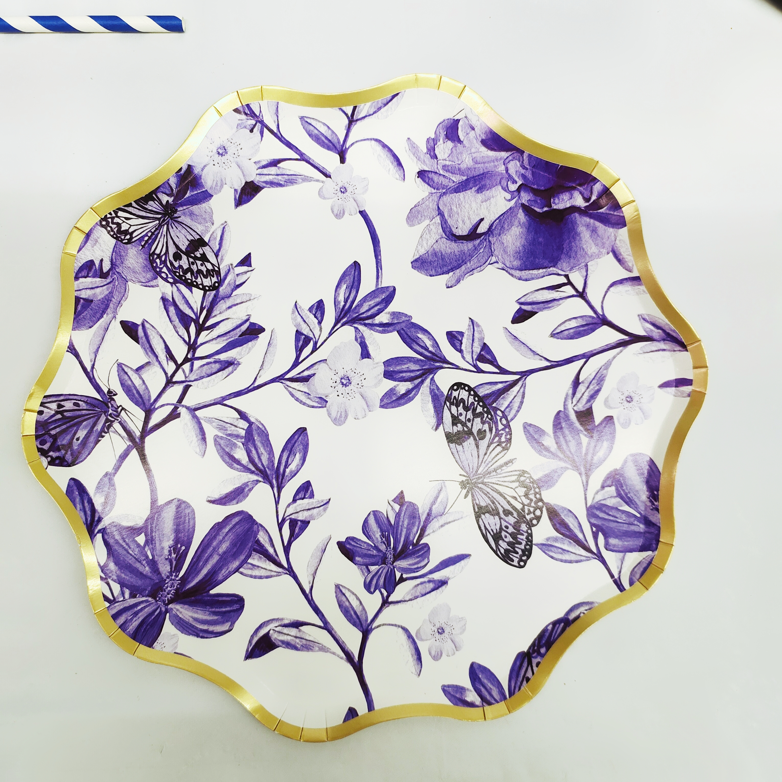 จานขนาด 10.5 นิ้ว