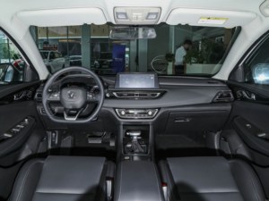 Nuevo Changan Ruicheng CC 2021 Edición Blue Whale 1.5T DCT Elite, Volante a la Izquierda, 5 Asientos, Gasolina Turbo, R16, Interior Oscuro Trasero - Product Image 4