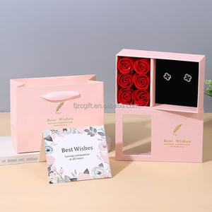Coffret cadeau de roses éternelles préservées immortelles pour toujours 6 roses et bijoux pour Noël Saint Valentin Fête des mères - Product Image 5