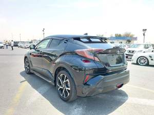 Pour SUV <span class=keywords><strong>hybride</strong></span> turbo <span class=keywords><strong>CH</strong></span>-<span class=keywords><strong>R</strong></span> avec intérieur foncé, pneus R17, sièges en cuir, conduite à gauche, boîte de vitesses automatique, caractéristiques économiques en termes de consommation de carburant - Product Image 3
