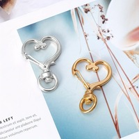 Lot de fermoirs porte-clés pivotants en forme de cœur, clips en métal, mousquetons en alliage doré, boucles de suspension, accessoires pour porte-clés faits main
