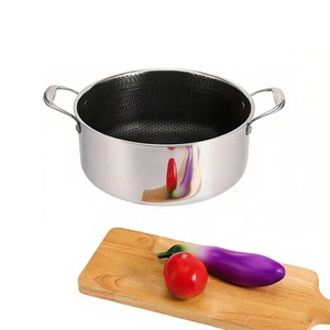 Çeşitli Boyutlarda Yapışmaz Yüzeyli Çift Taraflı İşlemeli Paslanmaz Çelik Büyük Çorba ve Et Suyu Tencereleri Çorba Tencereleri Seti - Product Image 3