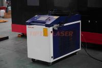 Nettoyeur laser industriel 6000W à refroidissement par eau, machine à décapage rapide de la rouille pour le nettoyage des revêtements de surface en aluminium, cuivre et métal