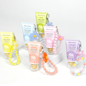 Crème pour les mains mini chat mignon avec porte-clés chaîne perlée, parfum personnalisé, hydratante, OEM, pour cadeau et promotion - Product Image 3