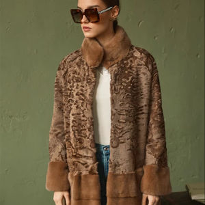 ショートコート ブロードテールファー スタンドカラー ミンクファー袖口 スワカラ カラクル アストラハンファーコート レザージャケット レディース - Product Image 1