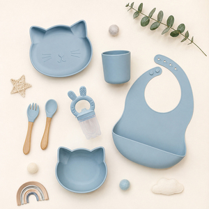 Juego de vajilla de silicona sin BPA para bebés, de grado alimenticio, con ventosas, alimentador de frutas, taza y babero. - Product Image 2