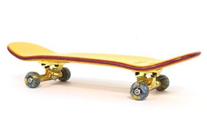 Mini patinetas de dedo profesionales personalizadas al por mayor, de madera de arce canadiense, fundición por gravedad, cóncavas profundas, 98x32mm, superficie brillante - Product Image 4