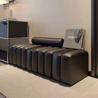 Banc long en tissu moderne et minimaliste, tabouret et pouf élégants pour l'entrée, la chambre à coucher, les magasins de vêtements, pour recevoir des invités