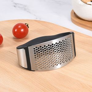 Accessoires de cuisine personnalisés en gros : Hachoir, brosse et presse-ail en acier inoxydable - Product Image 5