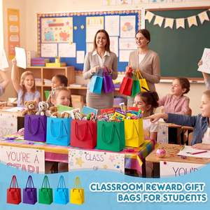 ถุงของขวัญกระดาษหลากสีขนาดเล็กพร้อมป้าย กล่องของขวัญกระดาษขนาดเล็กพิเศษพร้อมหูหิ้วสำหรับงานวัน<span class=keywords><strong>เกิด</strong></span> งานวันวาเลนไทน์ - Product Image 2