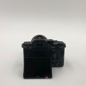 Appareil photo plein format Sony Alpha <span class=keywords><strong>7R</strong></span> <span class=keywords><strong>III</strong></span> A7R3 en gros avec kit objectif 28-70mm OSS, 42,4MP, 4K, double carte SD, batterie Z, pack professionnel - Product Image 4