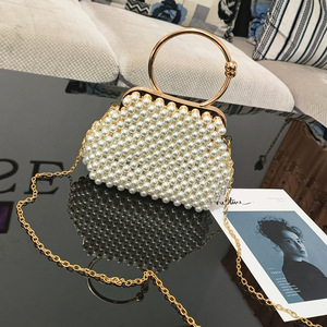 Sacs de soirée pour femmes de luxe faits à la main <span class=keywords><strong>Pochette</strong></span> en perles avec chaîne métallique Porte-monnaie blanc pour fête et <span class=keywords><strong>mariage</strong></span> - Product Image 3