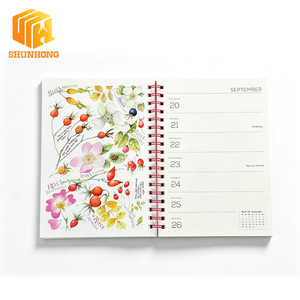 Agenda Settimanale Illustrata Botanica con Rilegatura a Spirale Rossa, Interni Floreali a Colori, Bordi Rossi, Diario della Natura - Product Image 3