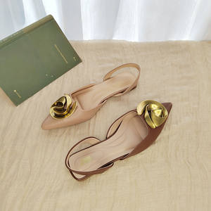 봄/여름 플랫 뾰족한 금속 꽃 장식 버튼 레이디 슈즈를위한 로우 컷 아우터 픽 슈즈 - Product Image 4