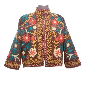 Veste matelassée artisanale en coton respirant brodée Cotrise pour femme, idéale pour les fêtes et festivals, style unique – Collection Automne Hiver, Offre Spéciale - Product Image 1