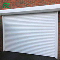 Porte de garage à enroulement moderne en alliage d'aluminium, ignifuge, résistante à l'humidité, isolante thermiquement, pour garages familiaux extérieurs