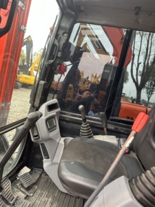 Excavatrice d'occasion Volvo EC350DL pour carrière, exploitation minière et travaux d'ingénierie en aménagement aquatique, état excellent - Product Image 4