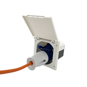 NOUVEAU MODÈLE 240V 16A PRISE ENCASTRÉE PRINCIPALE ÉTANCHEITÉ IP44, BLANC - Product Image 6
