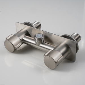 Robinet de <span class=keywords><strong>douche</strong></span> mural en acier inoxydable brossé SUS304 à double poignée pour camping-car, eau froide et chaude, pour extérieur - Product Image 4