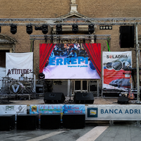 Pantalla LED para Exteriores RAYBP P3.91 P4.81, Panel LED Impermeable de Alta Definición, Pantalla LED Portátil para Fondos de Escenario