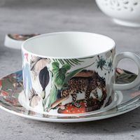 Vente en gros Assiettes en porcelaine osseuse avec imprimé animal Assiettes à dîner Assiette de service pour soirée à thèmes tropicaux