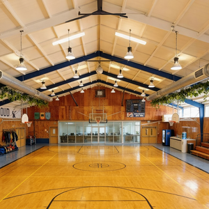 โกดังสำเร็จรูปโครงสร้างเหล็กคุณภาพสูง ระยะห่างพื้นสูง พร้อมอายุการใช้งาน 50 ปี ได้รับการรับรองมาตรฐาน ISO9001 สำหรับการใช้งานเชิงพาณิชย์ - Product Image 1