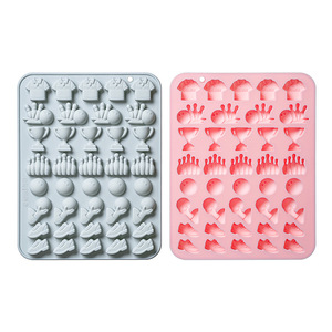 Moldes de Silicona Antiadherentes con Diseño Temático de Boliche, Reutilizables, de Grado Alimenticio, Lindos Moldes Magnéticos de Silicona para Chocolate, Dulces y Hielo - Product Image 1