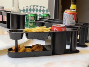 Portabevande Regolabile con Vassoio per Snack, Supporto da Tavolo per Bevande e Antipasti per Ristoranti, Pub, Riunioni Familiari, Serate di Gioco - Product Image 3