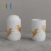 C & H Kit de décoration de maison de luxe avec logo en métal personnalisé en gros Ensemble de bougie parfumée et diffuseur de roseaux en céramique