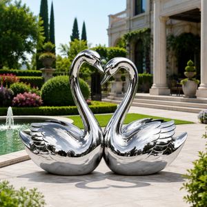 Moderne Polierte Edelstahl-Schwanenskulptur in Herzform für Garten- und Terrassendekoration im Freien - Product Image 2