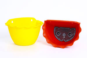 Pot de fleurs suspendu en plastique PP avec crochet et trou de drainage, multicolore, pour balcon et jardin, fourni par l'usine - Product Image 4