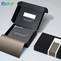 Op maat gemaakte kartonnen cadeauverpakking van golfkarton met afscheurrits, vliegtuigdoos, embossing en matte laminatie