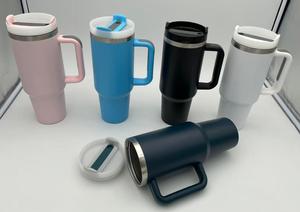 Borraccia Termica in Acciaio Inossidabile da 1200ml, a Doppia Parete Sottovuoto, con Coperchio, Design Minimalista per Uso Esterno - Product Image 1