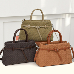 <span class=keywords><strong>2026</strong></span>新款时尚大容量麂皮手提包定制编织PU皮革磨砂单肩包女式编织包手提包 - Product Image 3