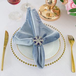Serviettes pliables en velours festonné de luxe, réutilisables, au crochet, résistantes à la chaleur, écologiques, avec logo personnalisé, couleur personnalisée, pour mariage, restaurant - Product Image 6