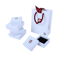 Boîte cadeau pour bijoux de petite taille, couleur personnalisée, prix bas, avec couvercle, en carton rigide, boîte carrée en papier pour cadeaux