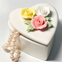 Petite boîte à bijoux en porcelaine blanche en forme de cœur avec couvercle abeille, écologique et faite à la main, pour ranger bagues et colliers, décoration maison et jardin