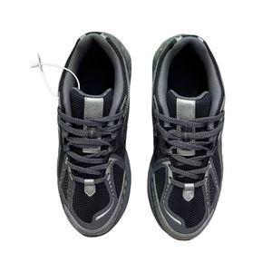 Calzado Deportivo Clásico para Hombre al por Mayor con Parte Superior de Malla Transpirable, Diseño con Cordones, Suela Antideslizante, Ideal para el Verano - Product Image 1