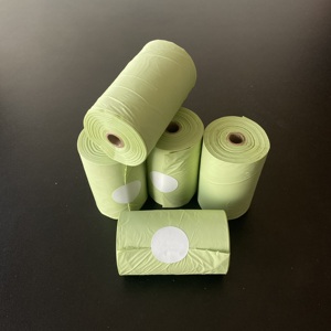 สินค้าสำหรับสัตว์เลี้ยงแบบกำหนดสีและขนาดได้ วัสดุ HDPE ถุงเก็บอุจจาระสุนัขแบบย่อยสลายได้ ผลิตในเวียดนาม - Product Image 6