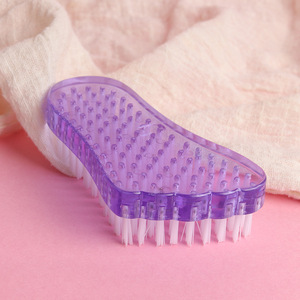 Brosse de nettoyage des pieds en plastique avec poils doux pour le soin des pieds, le massage et l'exfoliation - Product Image 1