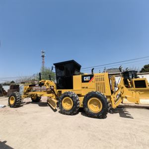 Motoniveladora Usada Caterpillar 140H de 14 Toneladas y 138kw con Motor, Caja de Cambios y Bomba en Buen Estado de Funcionamiento en Venta - Product Image 4