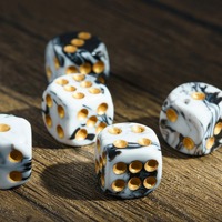 Dés en marbre noir et blanc personnalisables de 16 mm, gravés et imprimés, jeu de dés pour jeux de société D&D avec logo