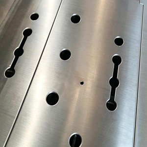 Máquina de Corte Láser de Fibra CNC RAYCUS de 1500W-3000W MAX con Cabezal de Corte Raytools y BM110, Refrigeración por Agua de Precisión para Metal de 20 mm - Product Image 6