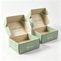 Boîtes cadeaux en gros en promotion – Boîte en carton ondulé avec impression à l'encre de soja, pelliculage mat et gaufrage pour l'expédition de vêtements