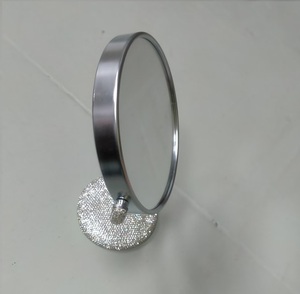 Espejo Redondo Metálico de Doble Cara con Rotación de 360 Grados y Juego de Cepillos para el Cabello con Decoración de Incrustaciones de Diamantes Hechas a Mano - Product Image 2