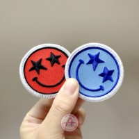 Patch de broderie personnalisé à quantité minimale de commande bas bordure de Merrow découpée au Laser découpée à chaud patchs de bricolage auto-adhésifs