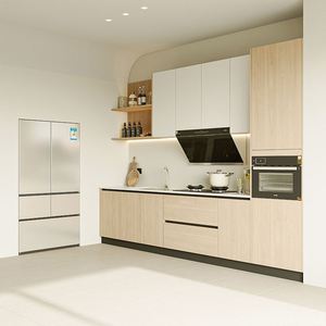 Cocina Moderna y Elegante Sanpotova: Muebles de Madera Clara e Integración de Horno Empotrado - Product Image 2