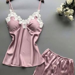Ensemble de pyjama d'été pour femmes I-0414, sexy, col en V profond, en mousseline de soie, taille élastique, avec logo sur le devant, short rouge - Product Image 4